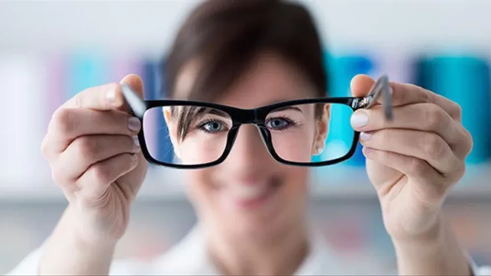 Día mundial de la visión: abusar de las pantallas es nocivo, no importa la edad