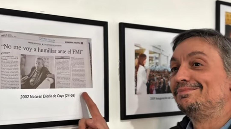 Máximo con una nota de DIARIO DE CUYO a Néstor Kirchner.-