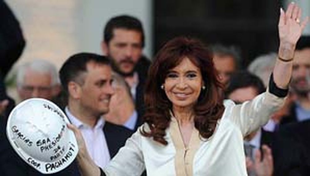 CFK cuestionó a “sectores que han ascendido” y “critican los planes”
