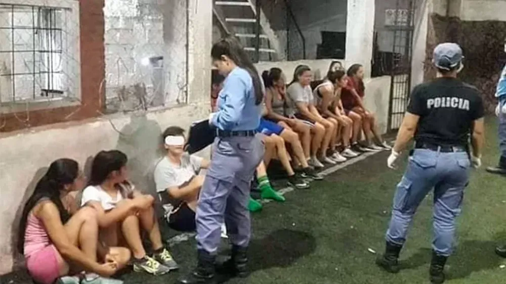Detuvieron a 11 mujeres por violar la cuarentena para ir a jugar al fútbol