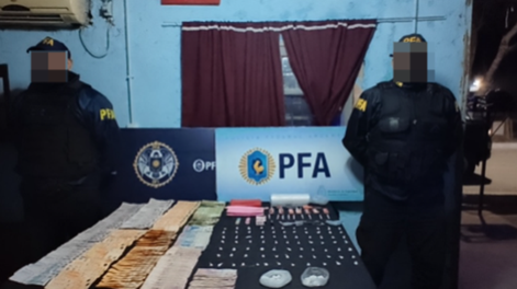 La Policía Federal desbarató un punto de venta de drogas en Santa Lucía.