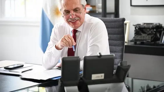 Alberto abre hoy el foro que volverá a poner en primer plano a Cristina