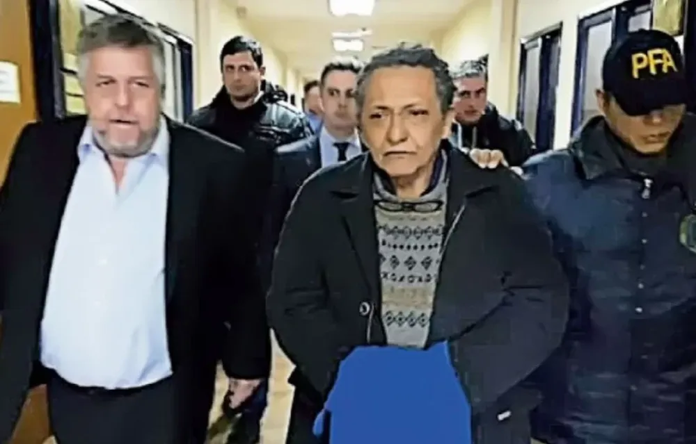 Ordena peritar computadoras y teléfonos de imputado en la causa por adulteración de los cuadernos de Centeno