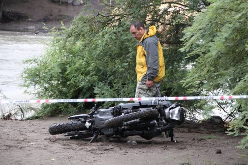 Muerto en el río: el rescate del cuerpo tardó tres horas