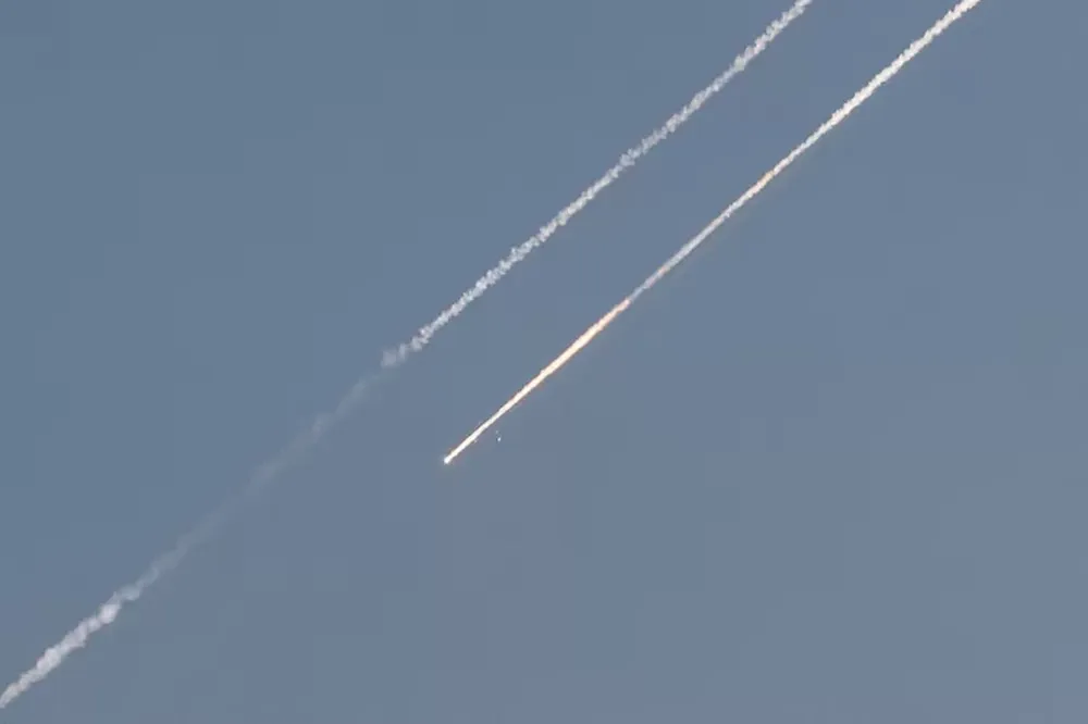 Israel denunció que Irán violó el alto el fuego y dijo que responderá a la agresión