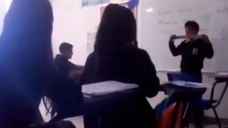 El indignante castigo de un docente a un alumno