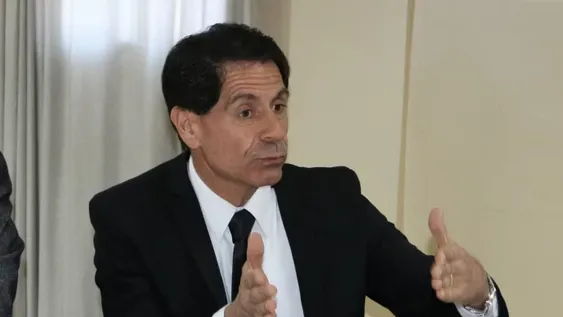 Funcionario judicial denunciado, de licencia y con la prohibición de acercarse a la víctima