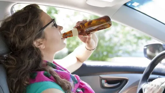 El 27% de los jóvenes del país admite que maneja luego de tomar alcohol