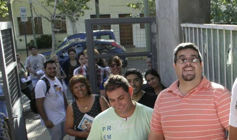 La angustia de un sorteo  para inscribir a los hijos