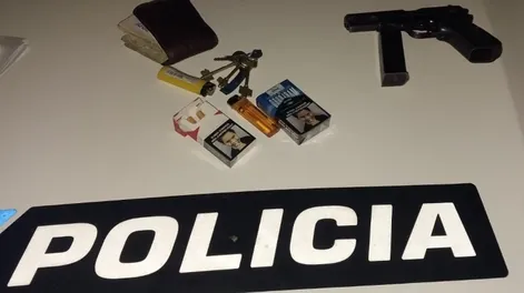 Un hombre quedó detenido por amenazar a su inquilina con una pistola
