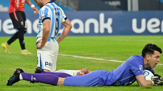 papelon de racing en la copa sudamericana: empato ante caracas y quedo eliminado aun con una fecha por jugarse