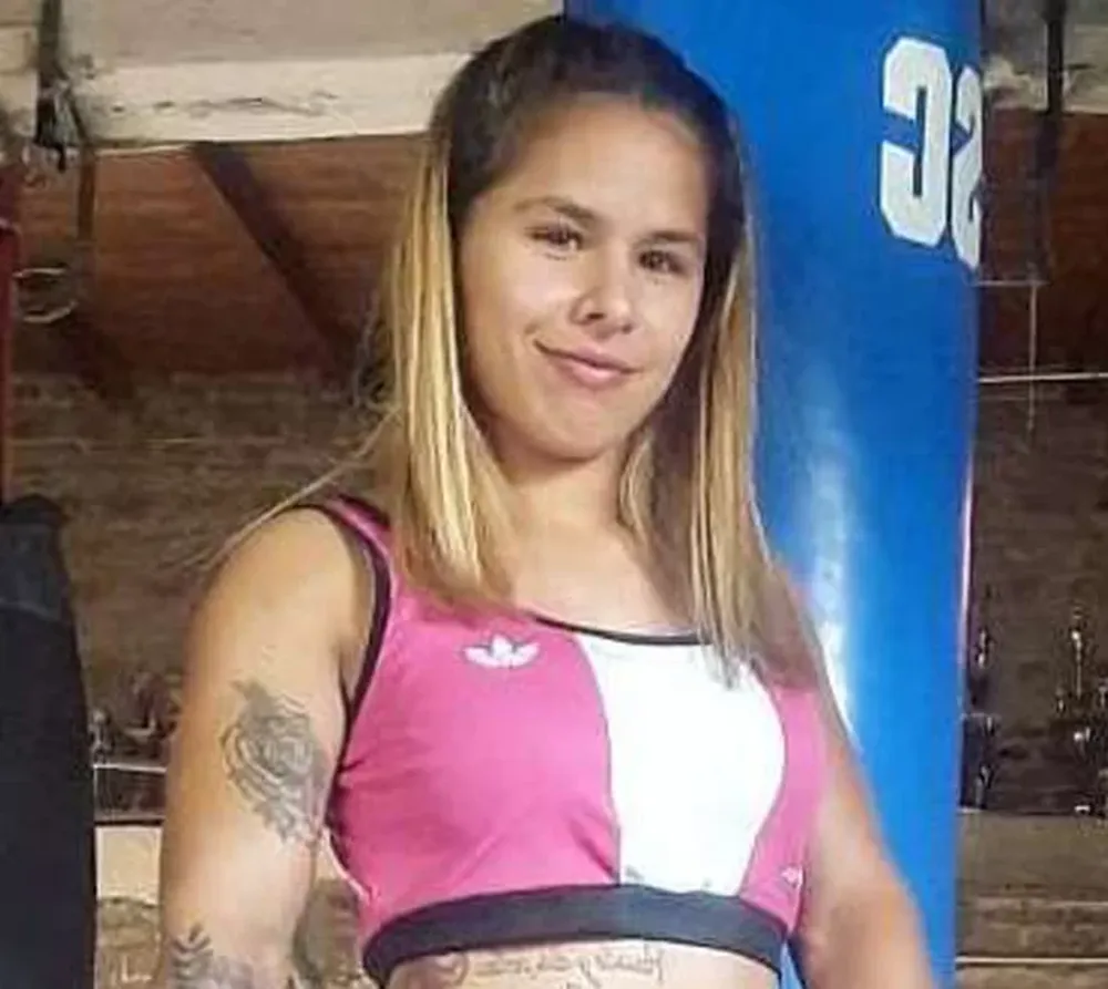 Gaby Alaniz noqueó y sigue reina