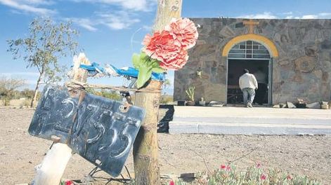 Por una promesa, la capilla llegó al desierto