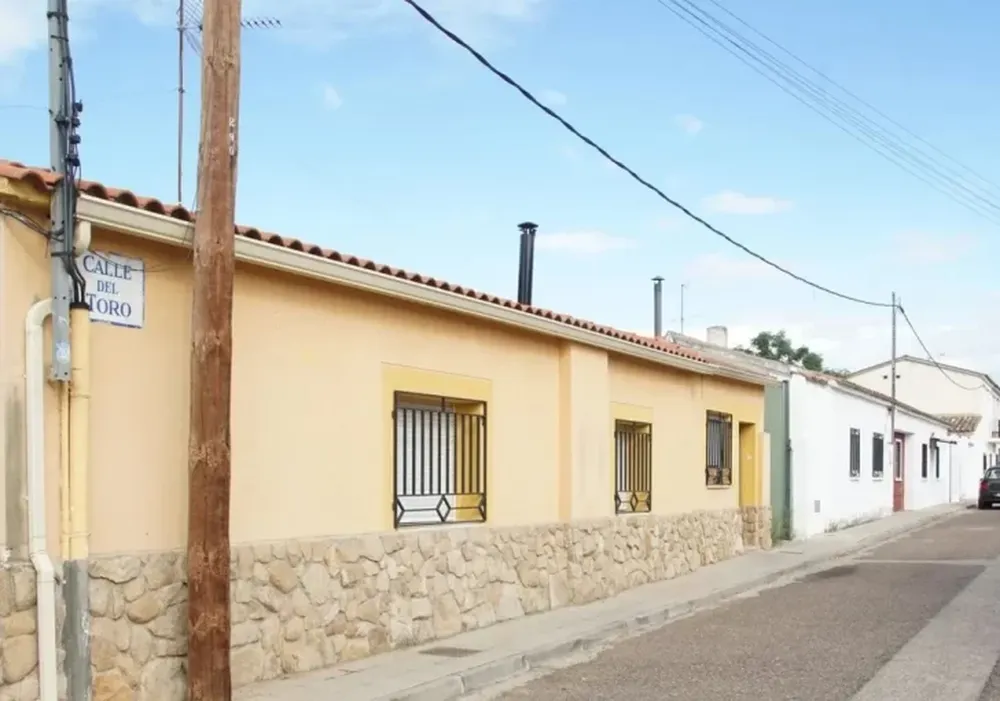 Espantoso hallazgo: encontraron los restos de un bebé en el freezer de una casa y detuvieron a su madre