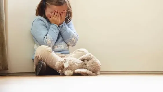 Siete años de prisión para un sujeto por exhibicionismo y abuso de 3 menores familiares