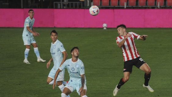 Estudiantes y Racing quedaron a mano en La Plata