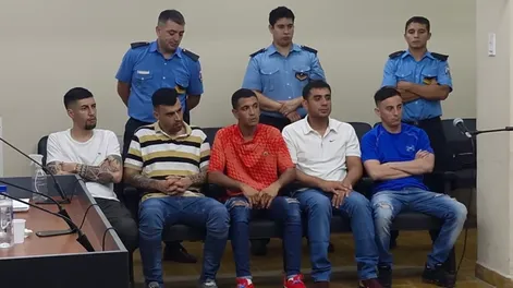Los cinco detenidos, condenados. De izquierda a derecha, Aguirre, Monteleone, Álvarez Cuello, Pablo Pérez y Enzo Pérez Agüero. Foto DIARIO DE CUYO.
