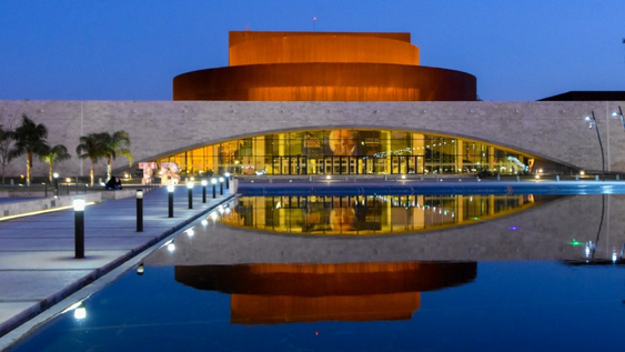 Polo cultural, el Teatro del Bicentenario continúa las celebraciones por su décimo aniversario con una amplia grilla de espectáculos -locales, nacionales e internacionales- para todos los públicos.&nbsp;
