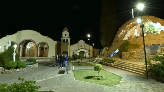 La gruta de la Parroquia de Fátima luce nueva iluminación.