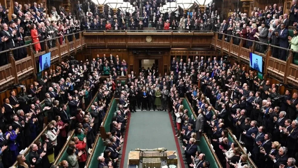 El presidente Zelenski dijo que Ucrania resistirá “cueste lo que cueste”