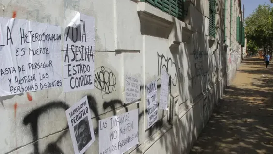 8M: un paso atrás en la causa por las pintadas en la Escuela Normal