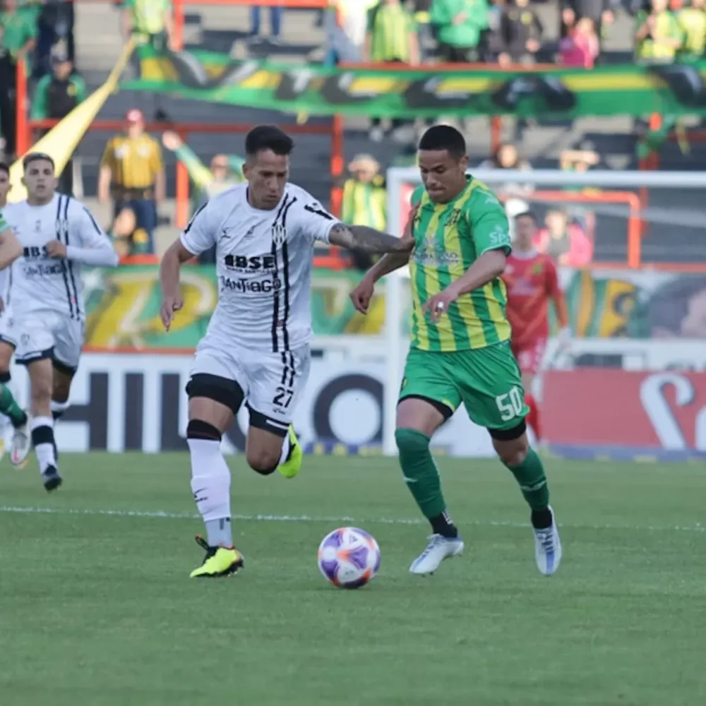 Central Córdoba goleó y hundió aún más a Aldosivi