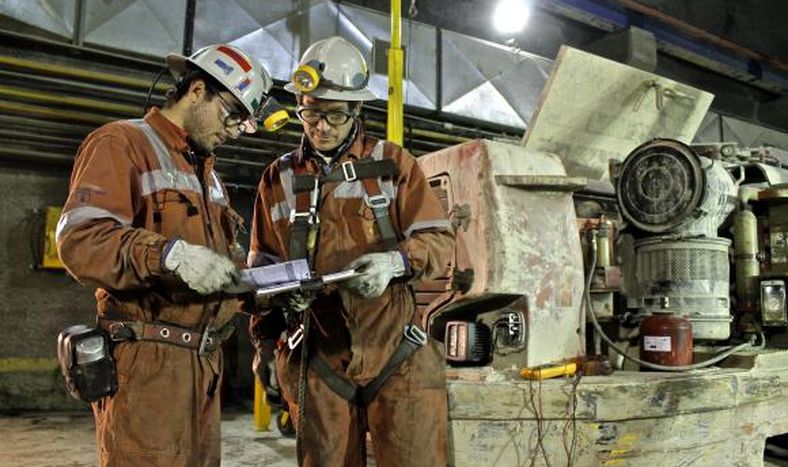 AOMA busca que los mineros se jubilen con 55 años de edad
