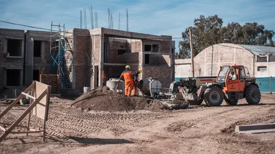 LA REACTIVACIÓN en etapas de la construcción de barrios terminó en noviembre, cuando iniciaron las obras en complejos que tenían 0% de avance. 