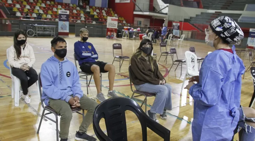 Equipo científico, argentinos incluidos, ratifica eficacia de vacunación anticovid