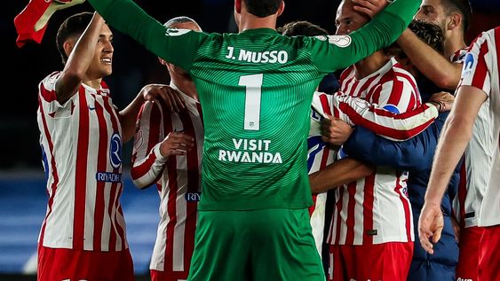 El arquero argentino Juan Musso resultó fundamental en el global para el Atlético de Madrid.