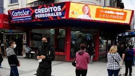 Un 64% de hogares se endeuda para comprar comida y remedios