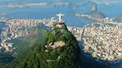 Los destinos preferidos de los argentinos que viajan al exterior fueron Brasil, Europa y el resto de América, los cuales concentraron más de dos tercios del total.