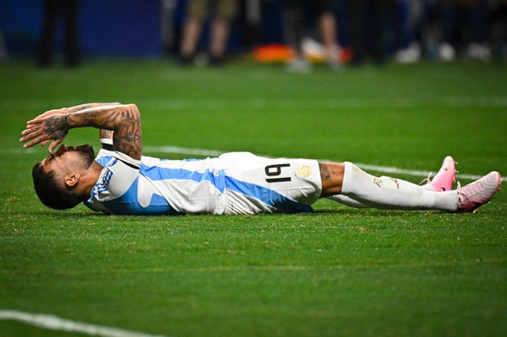 Otamendi, expulsado.