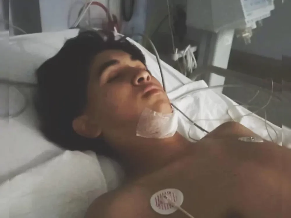 La historia del jugador de futsal que un ladrón le perforó la traquea y casi le corta la aorta: “Mamá, me voy a morir”