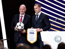 Aleksander Ceferin y Gianni Infantino, presidentes de la UEFA y la FIFA. Aleksander Ceferin y Gianni Infantino, presidentes de la UEFA y la FIFA.