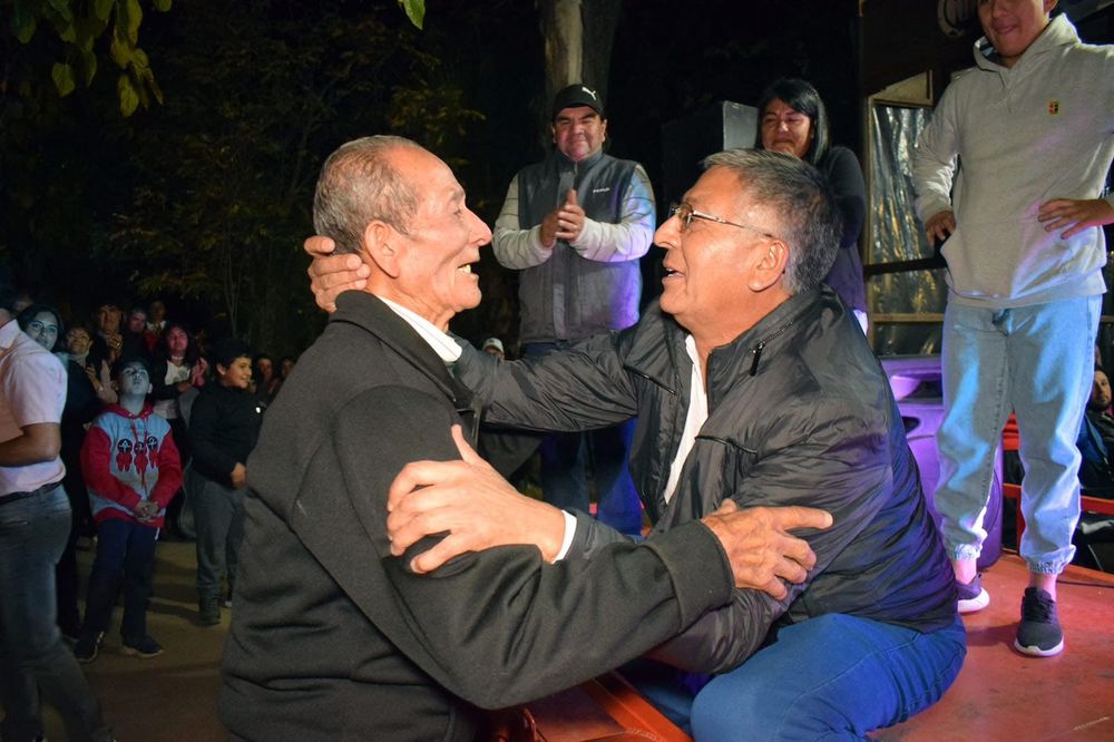 Mario Riveros y su papá Gregorio, en una imagen reciente.