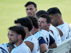 argentina volvio a las practicas tras la remontada ante egipto: como esta cuti romero y el detalle de messi al saltar a la cancha argentina volvio a las practicas tras la remontada ante egipto: como esta cuti romero y el detalle de messi al saltar a la cancha