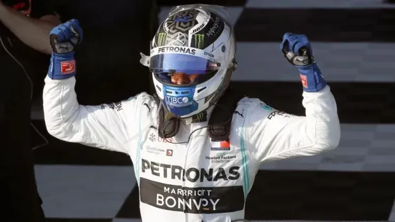 Valtteri Bottas festejó por partida doble