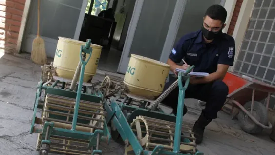 Recuperaron dos sembradoras