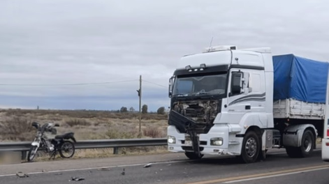 Caucete: un motociclista murió tras ser atropellado por un camión en la Ruta 20