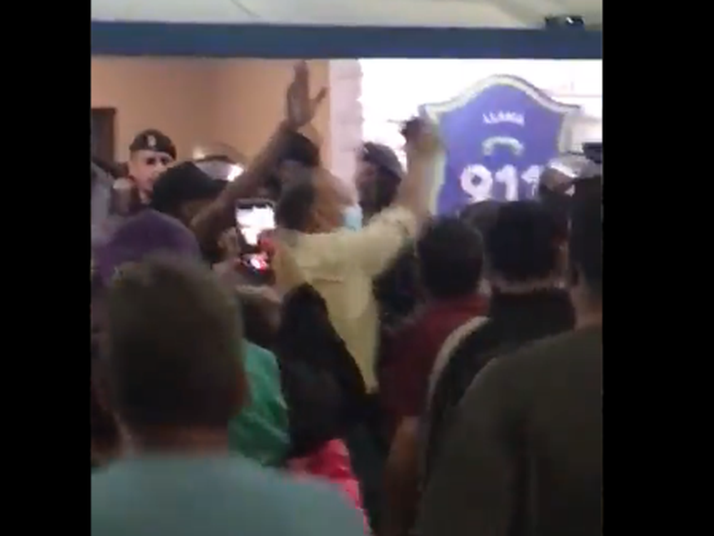 Berni, duramente increpado por el crimen del quiosquero en Ramos Mejía