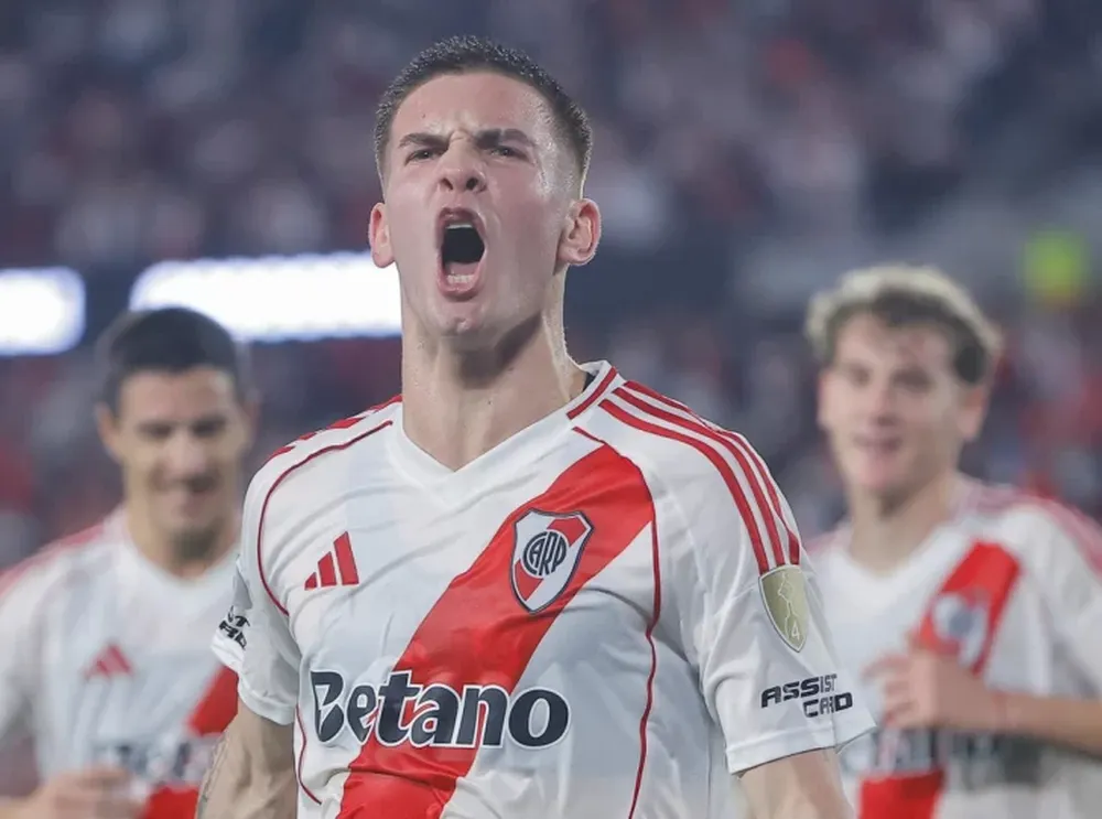 River goleó y ganó su grupo