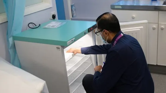 Primeros problemas logísticos de Pfizer: devolvieron casi mil dosis de la vacuna por estar demasiado frías