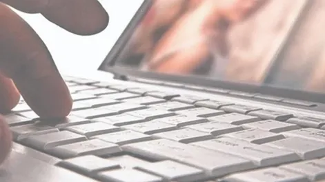 Condenaron sin prisión a un joven que distribuyó videos de pornografía infantil