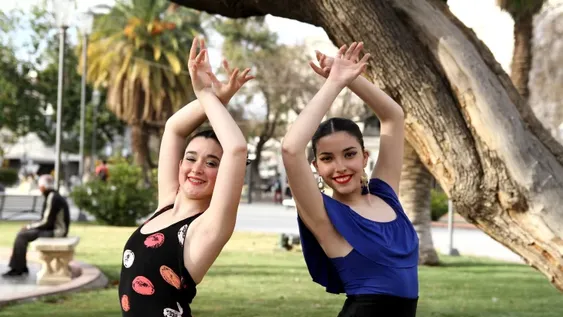 Bailaoras en el podio