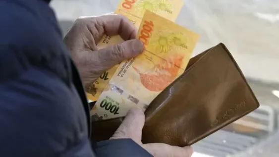 El estrés financiero de los argentinos: dos de cada tres familias admiten que no llegan fin de mes, según un informe
