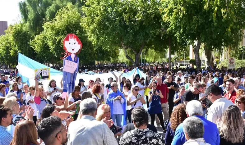 El Gobierno anunciará está tarde la nueva propuesta salarial para los docentes