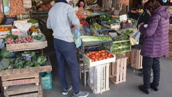 Por el clima y fletes se produjo un fuerte aumento en verduras y frutas foráneas