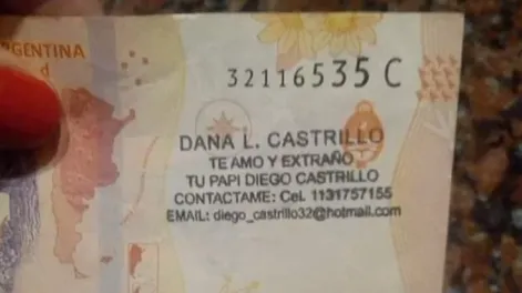 Buscaba a su hija con mensajes en billetes: la historia no terminó bien