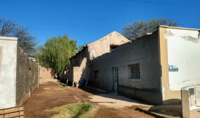 El Molino Viejo de Huaco, en el centro de la escena por su estado y necesidades